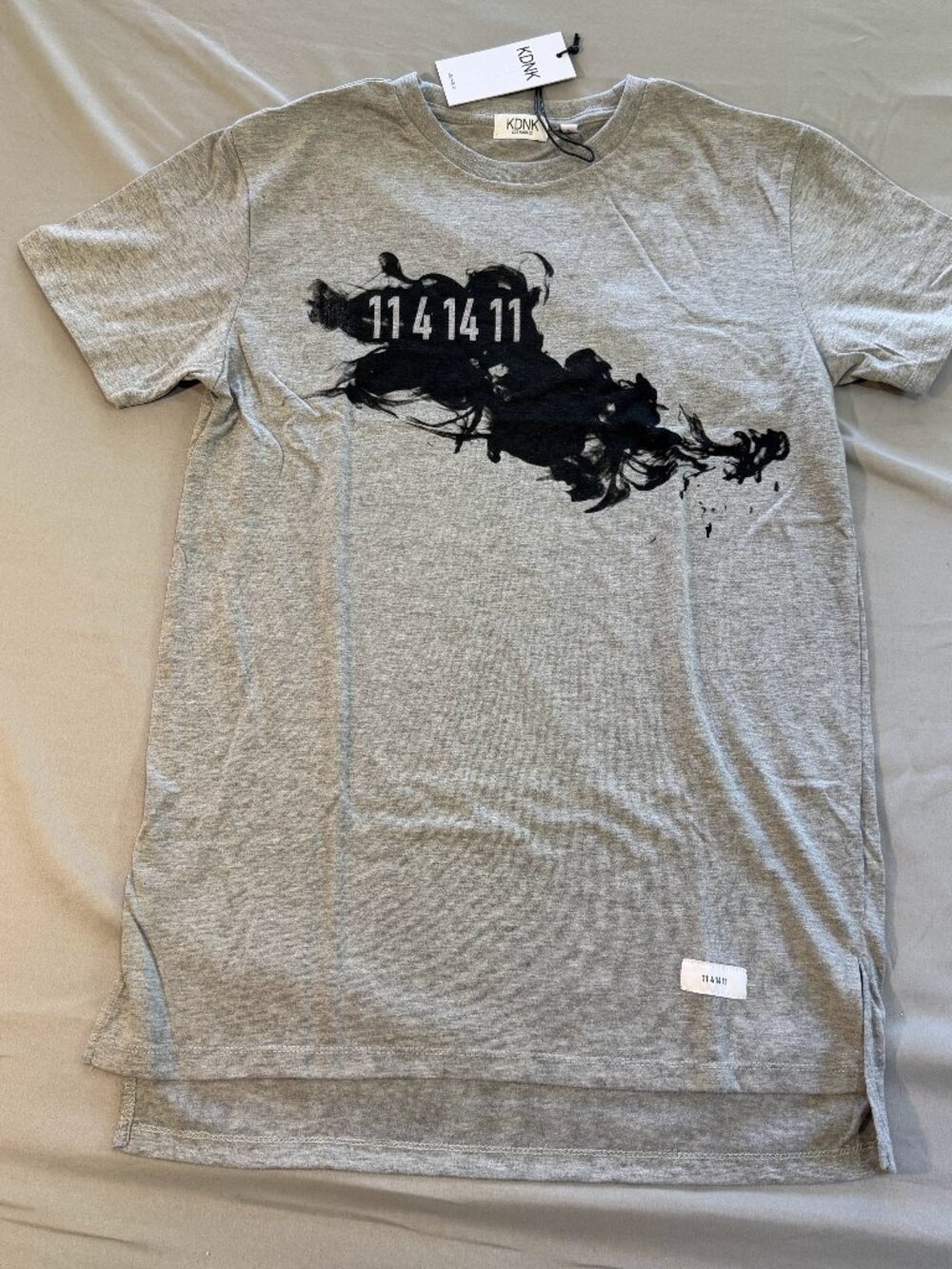 KDNK Men's Heather Grey Smoke Print Graphic Tee Shirt Size Small New With Tags